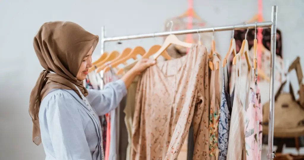 Pakaian dan Aksesori