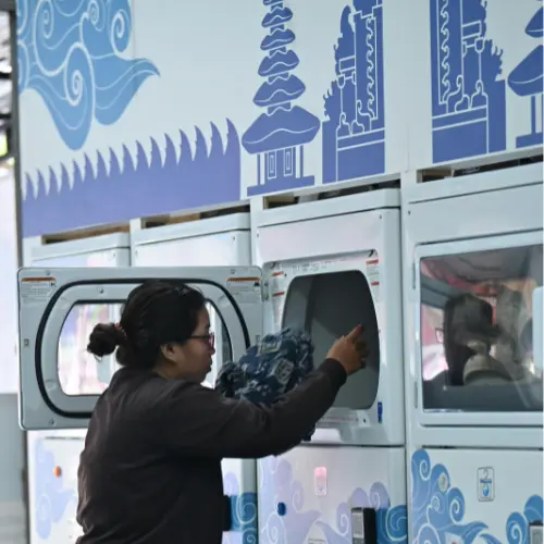 Bukan Cuma Website. Ini Sistem Otomasi Bisnis Laundry Anda.